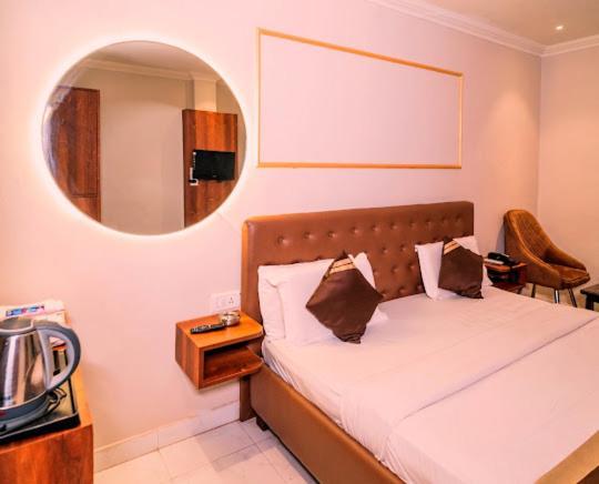 Hotel Holiday Comfort Амритсар Экстерьер фото
