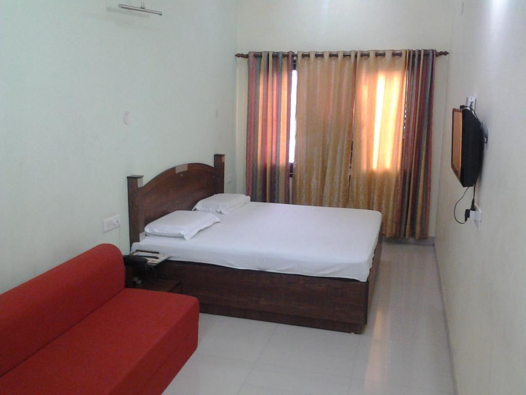 Hotel Holiday Comfort Амритсар Экстерьер фото