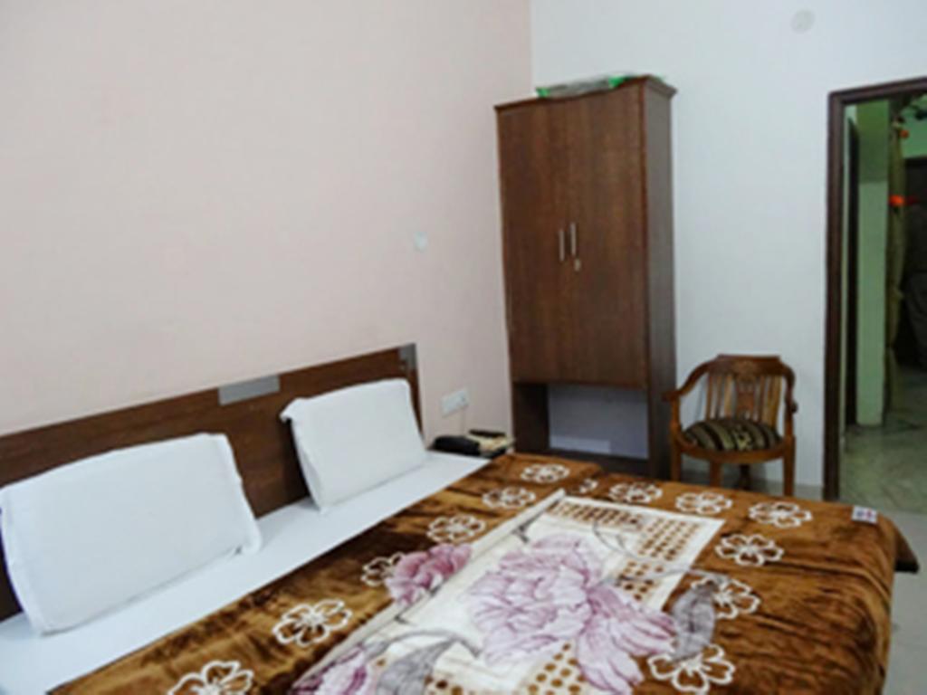 Hotel Holiday Comfort Амритсар Экстерьер фото
