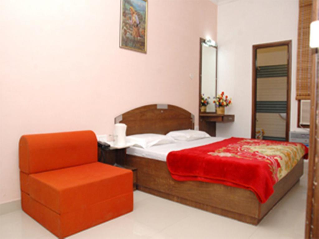 Hotel Holiday Comfort Амритсар Экстерьер фото